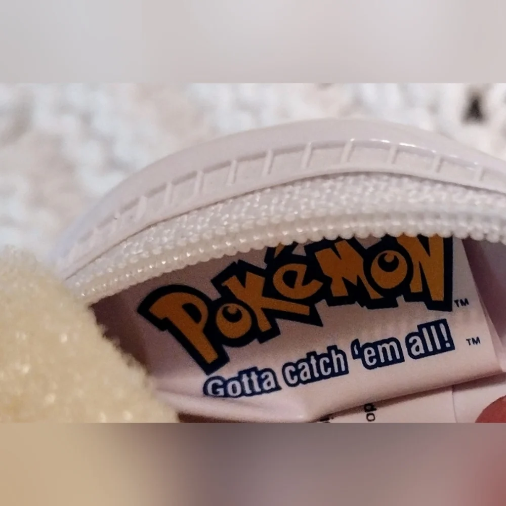 Pokemon Pikachu Coin Purse Pokeball Mini Vinyl Zip Pouch Nintendo Vintage Y2K - Picture 8 of 8